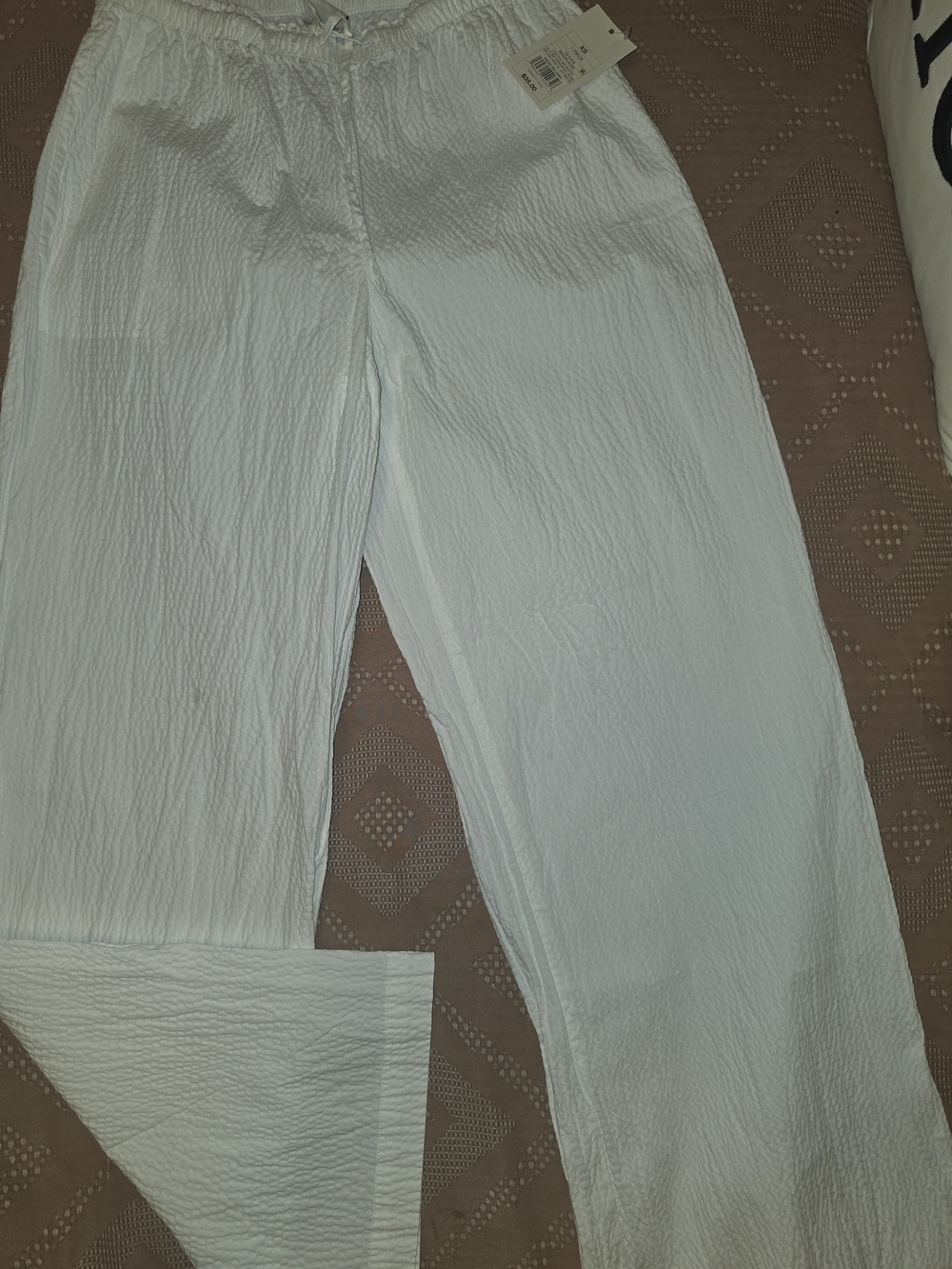 Xhilaration White Wide-Leg Textured Pants